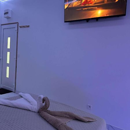 Suite Gold By L Amaryllis I Jacuzzi & Sauna Prive I Centre Beziers Arrivee Autonome Luaran gambar