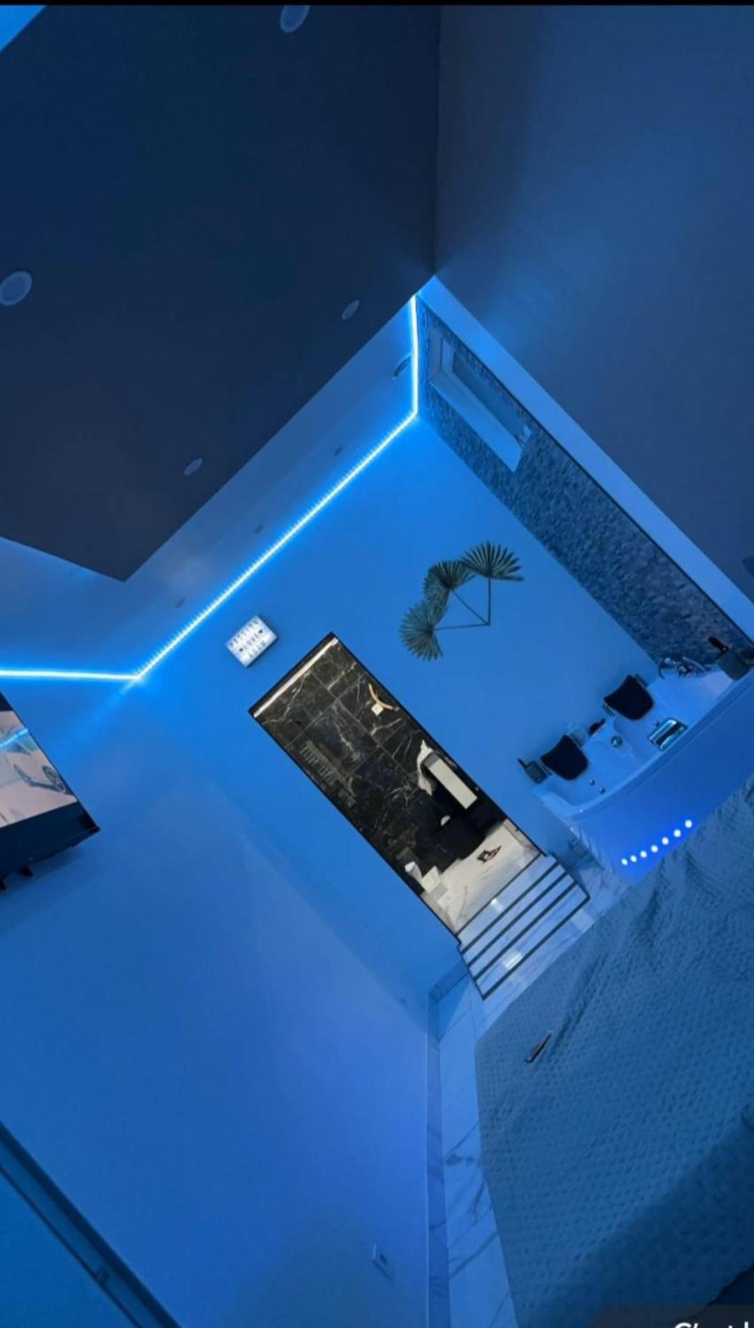 Suite Gold By L Amaryllis I Jacuzzi & Sauna Prive I Centre Beziers Arrivee Autonome Luaran gambar